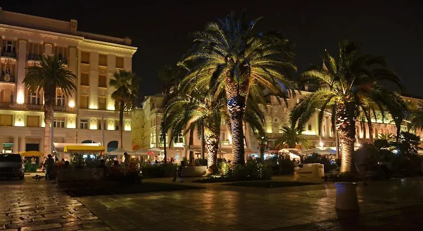 Split Theatre Apartments